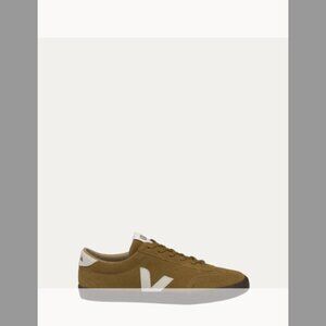 VEJA NIB Volley Low-Top Court Sneakers (Orig. $175) w/tax (Size: 9B / 39EU)